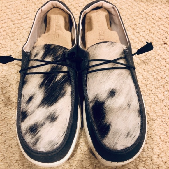 Women's CUSTOM Cowhide Hey Dudes ! 🐄🐄 read description - Picture 3 of 13
